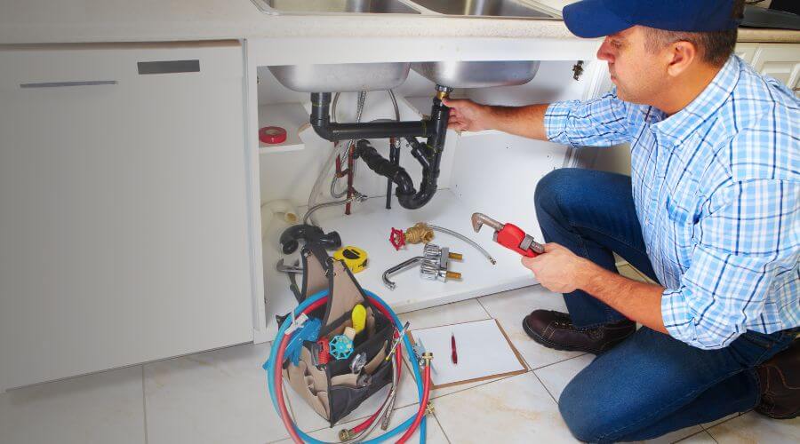 Professional emergency plumber services in Medfield